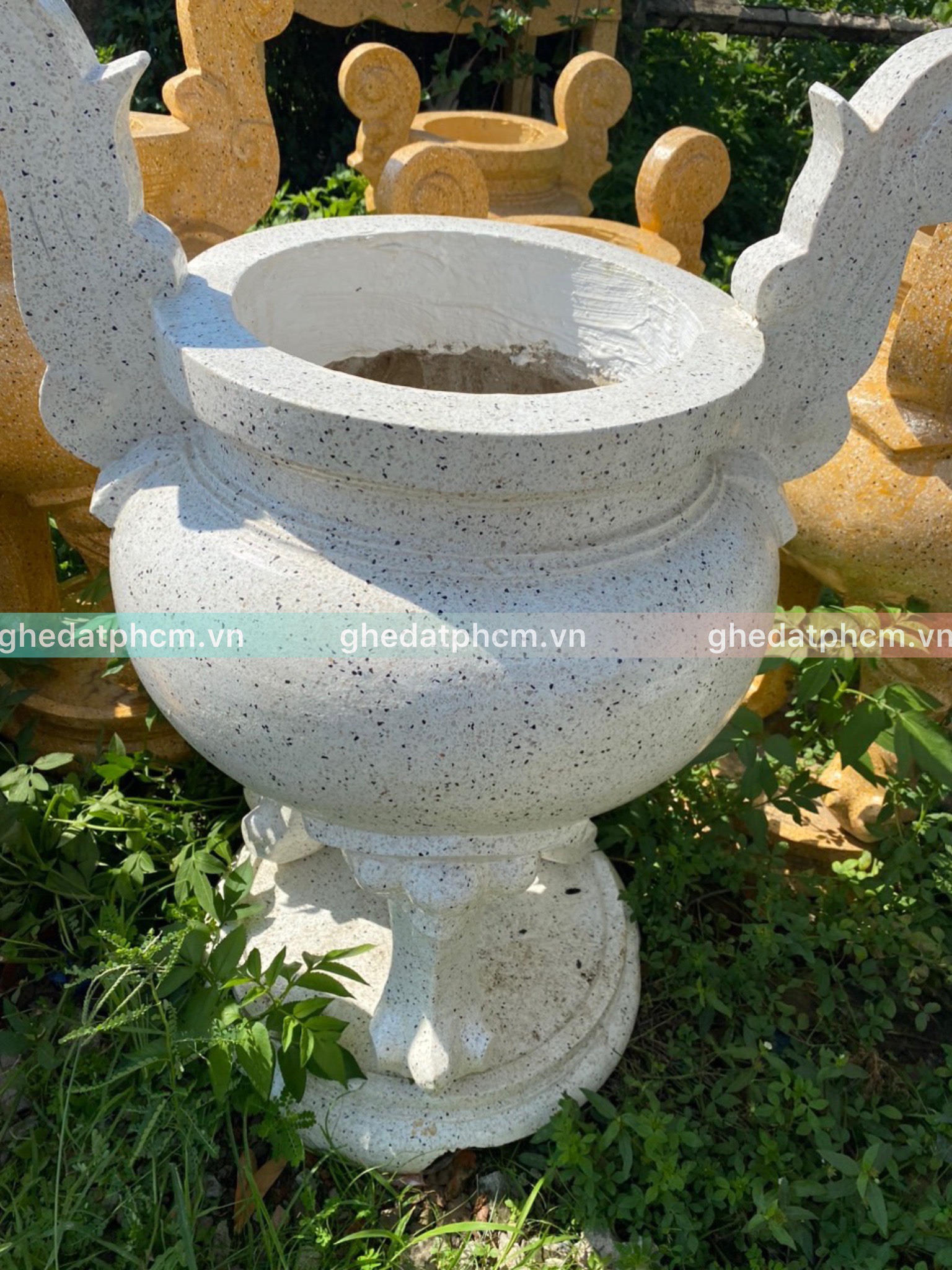 lu-huong-xi-mang-dat-ngoai-troi-co-ben-khong