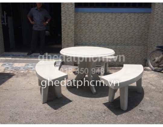 ghe-da-ngoai-troi-ben-dep