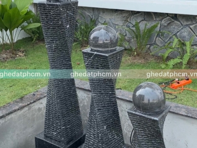 Trụ Đá Bi Xoay Phun Nước Trang Trí Sân Vườn 