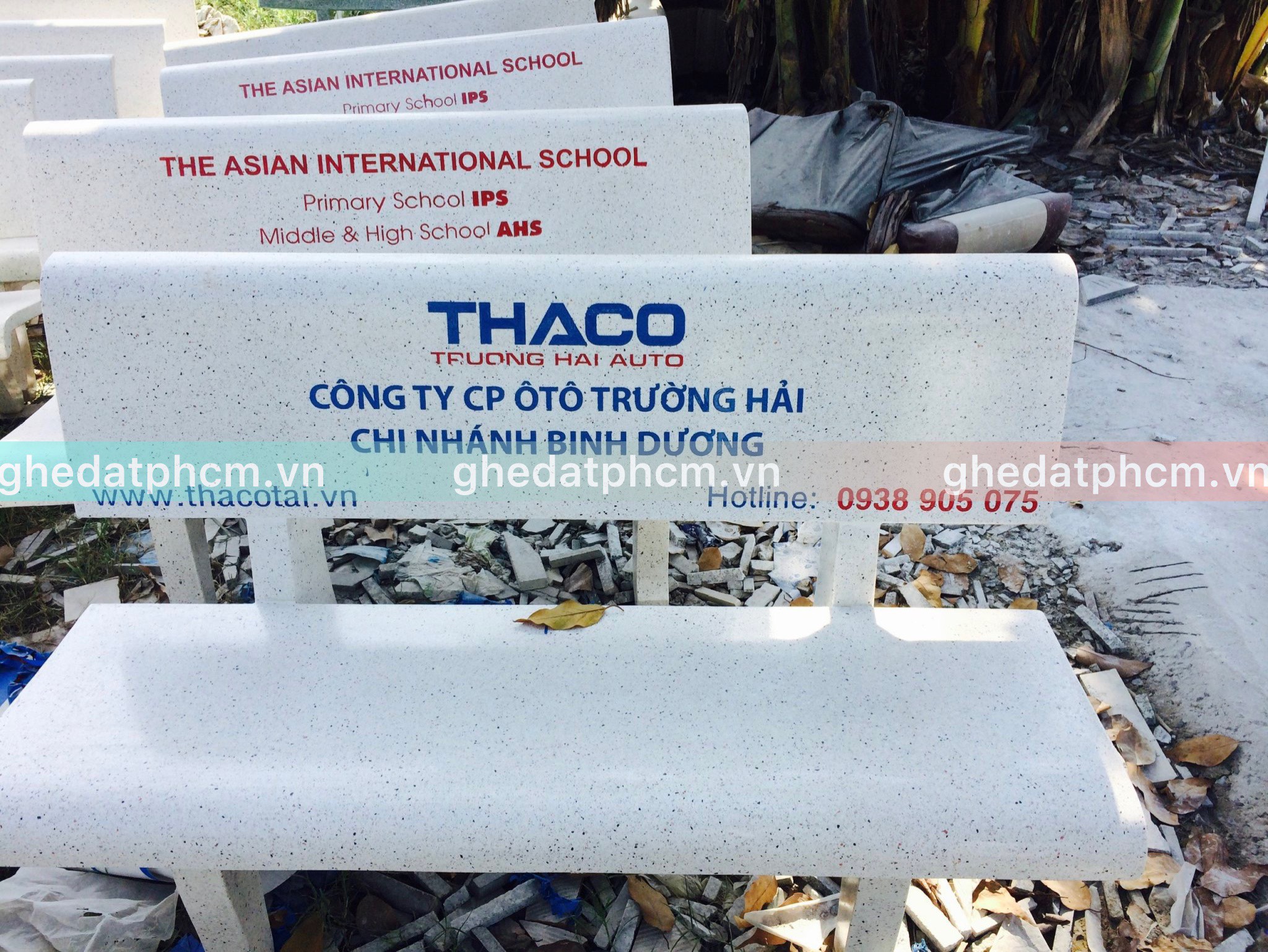 Ghế đá in logo công ty chất lượng
