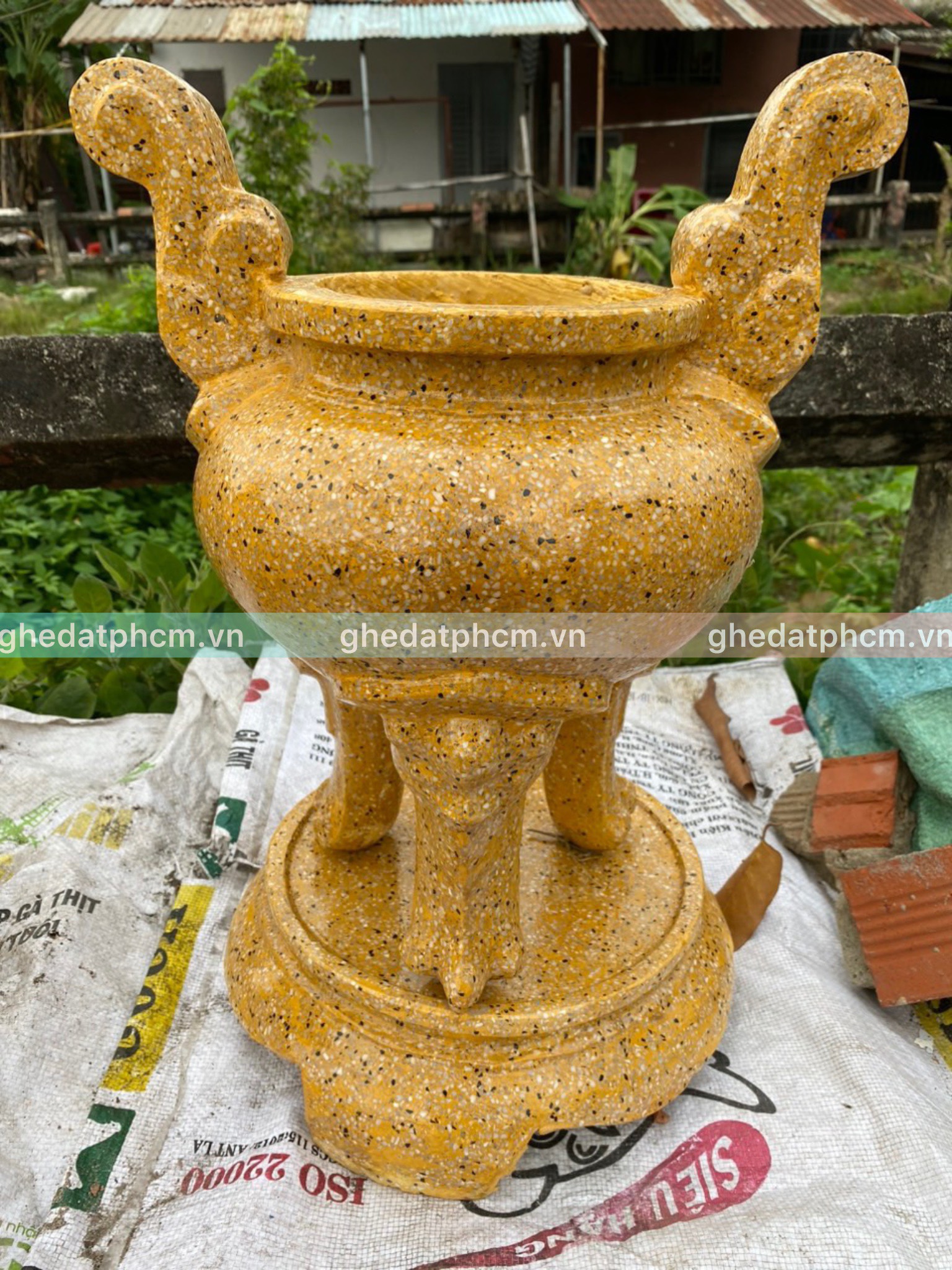 Lư hương đá đẹp quận 7